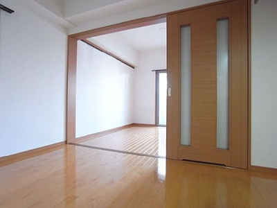 【洋室】 | SUN-NESTPIA箱崎駅前 | 別号室の写真になります。現況優先。