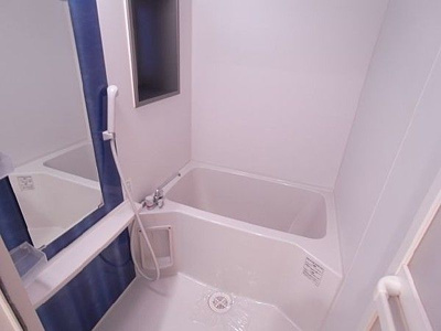 【浴室】 | SUN-NESTPIA箱崎駅前 | 別号室の写真になります。現況優先。