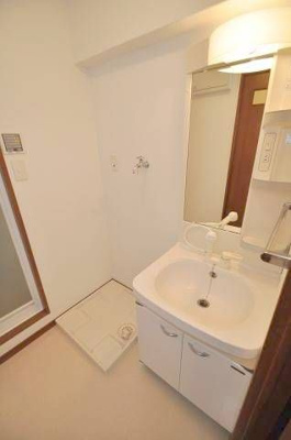 【洗面所】 | ロイヤルキャニオン | 別号室の写真になります。現況優先。