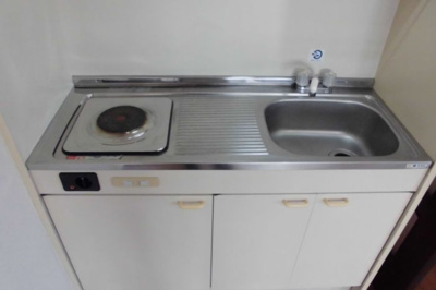 【キッチン】 | イメイブル・ド・舞鶴 | 別号室の写真になります。現況優先。