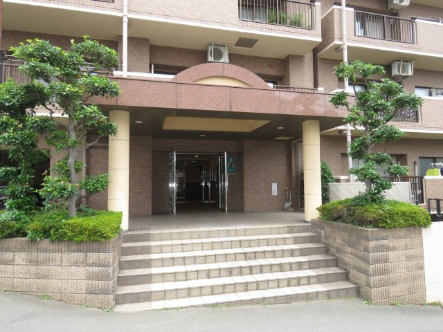 アストレア川越のエントランス