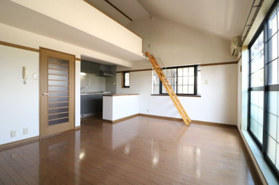 【居間・リビング】 | メゾン・サンティナE棟 | 別号室の写真になります。現況優先。