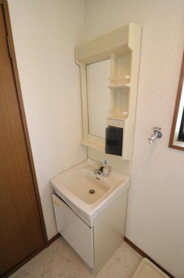 【洗面所】 | メゾン・サンティナE棟 | 別号室の写真になります。現況優先。