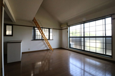 【バルコニー】 | メゾン・サンティナE棟 | 別号室の写真になります。現況優先。
