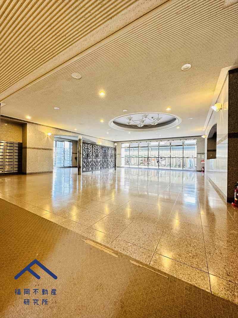 クレスト福間駅前のエントランス