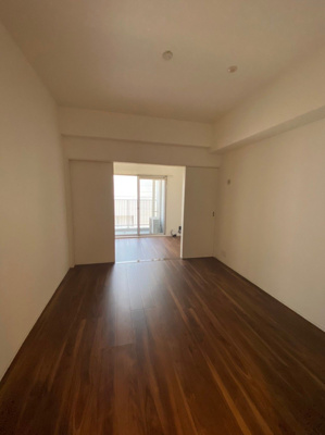 【居間・リビング】 | グランパーク県庁前 | 別号室の写真になります。現況優先。