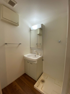 【洗面所】 | グランパーク県庁前 | 別号室の写真になります。現況優先。