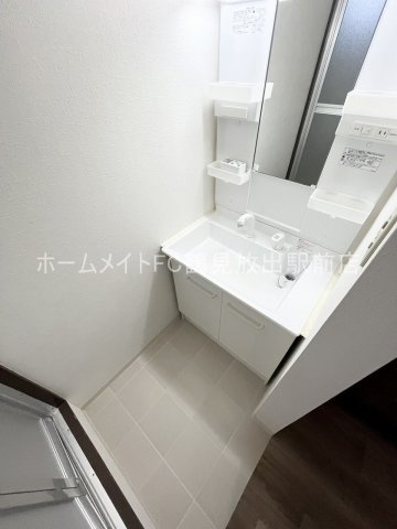 クイーンライフＩＭＡＺＵの洗面所