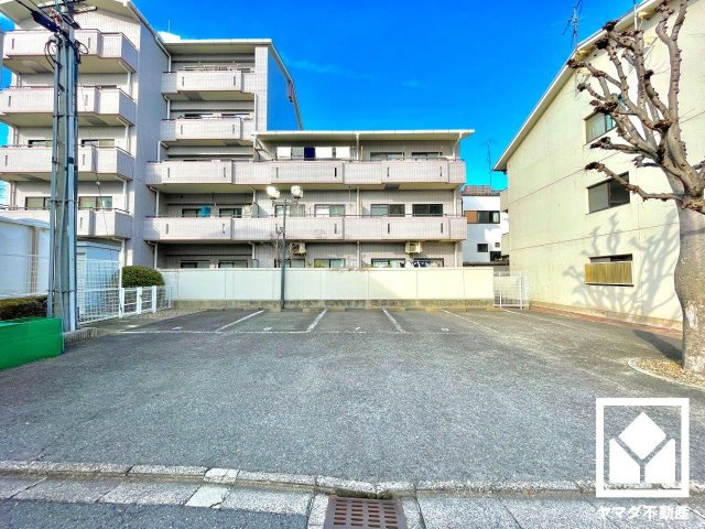 リバーサイド21の駐車場