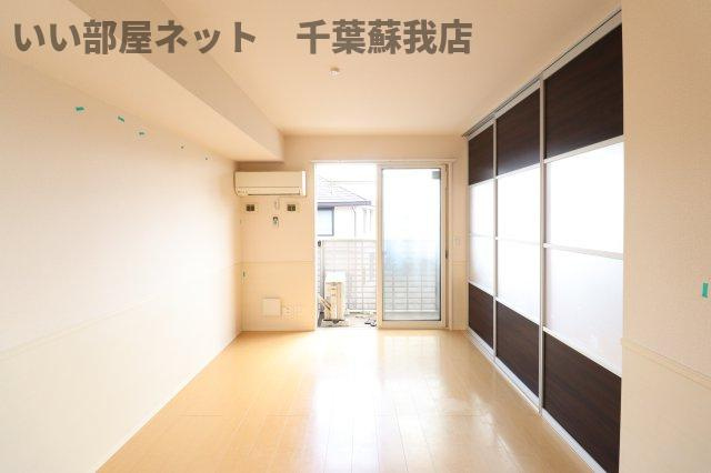 ピーノフォーリア弐番館の居間・リビング|こちらのリビングで趣味の時間をお楽しみください