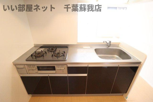 ピーノフォーリア弐番館のキッチン|お料理しやすいキッチンです