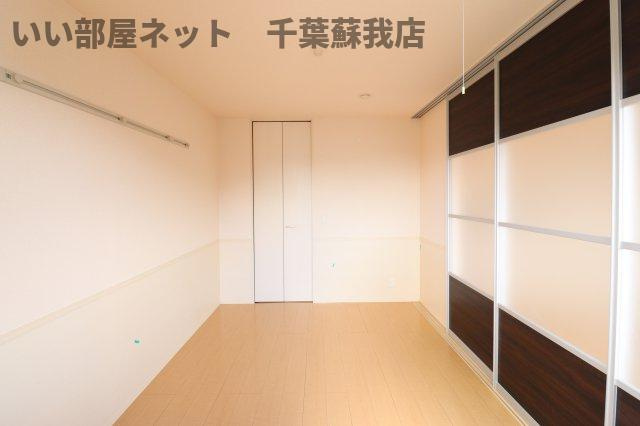 ピーノフォーリア弐番館の洋室|ゆったりした洋室です