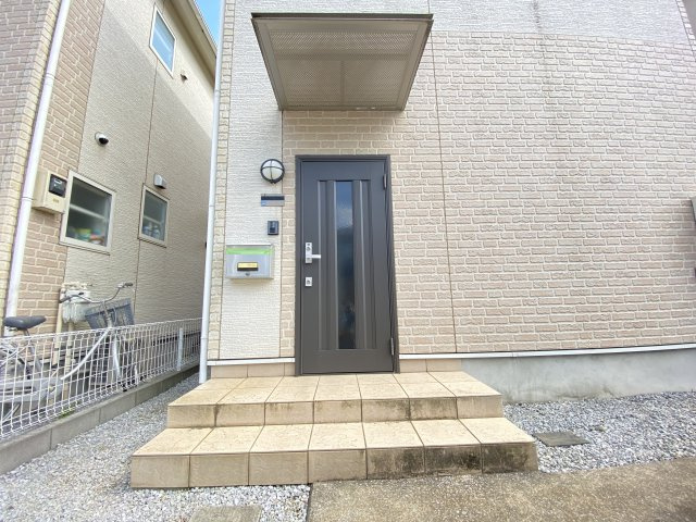 ホワイトヒルズのエントランス