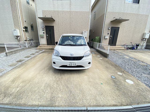 ホワイトヒルズの駐車場