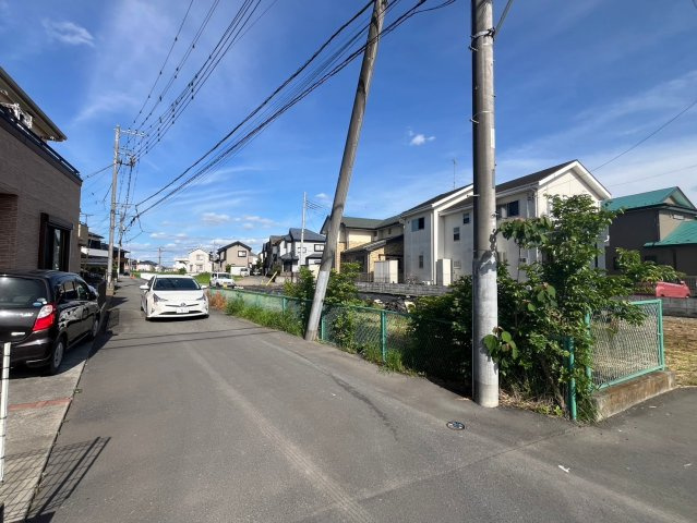 川越市山田　建築条件なし売地　西武新宿線『本川越駅』徒歩44分　【山田小学区】の前面道路含む現地写真