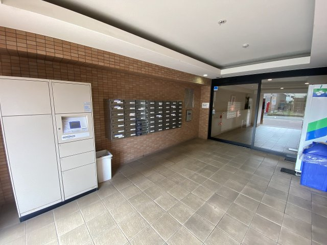 キャッスルコート西新町のロビー