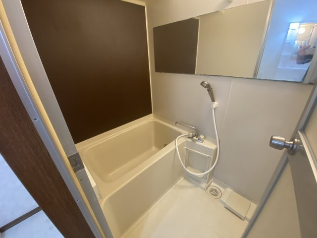 賃貸マンション　小山市駅東通りの浴室