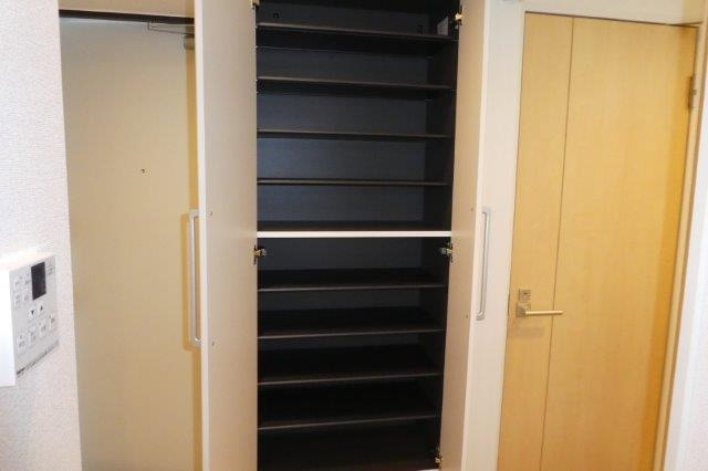 アンジェロフェリーチェの玄関|シューズボックス