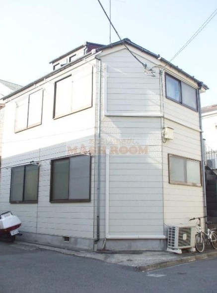 LEEの外観