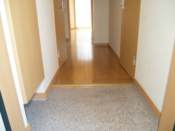 【玄関】しゃとれ新寺 
