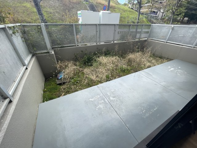 ロイヤルヒル2番館のバルコニー