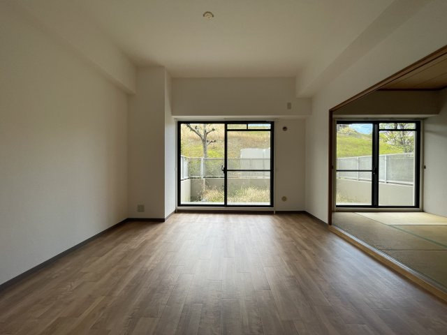 ロイヤルヒル2番館の居間・リビング