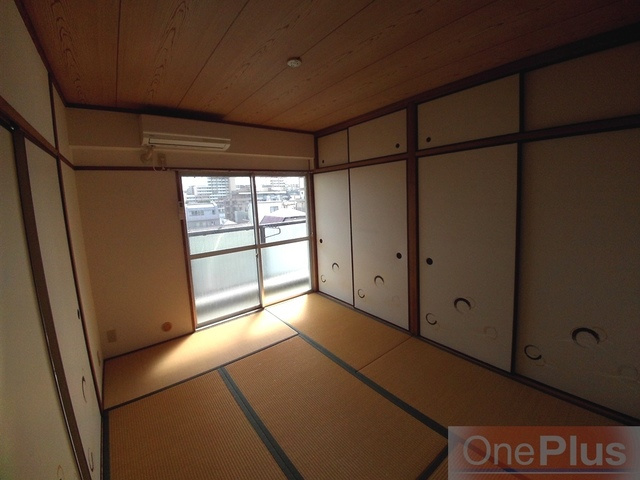 小林マンションの和室