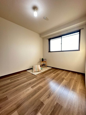 【洋室】 | アルテミス | 洋室5.4帖☆玄関側にあるお部屋です！子供部屋や書斎・寝室など多用途に使えそう♪