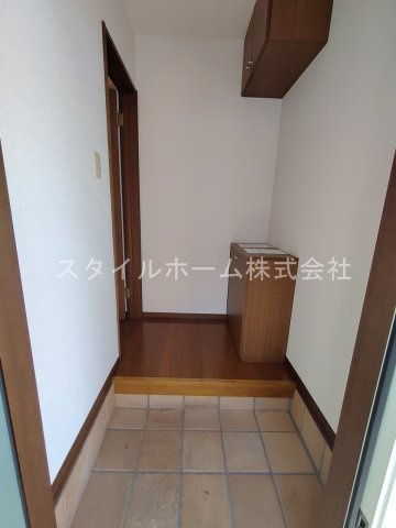 グランデ　ビラッジョAの玄関|別部屋写真です。