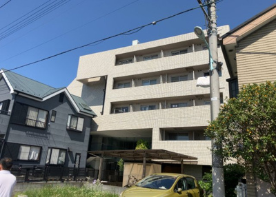 【構造・工法・仕様】 | メゾン・ド・ノア元横山 | ＲＣ造、Reinforced Concreteは直訳すると補強されたコンクリートです。主に柱や梁・床・壁が鉄筋とコンクリートで構成おり、鉄筋を組んだ型枠にコンクリートを流し込んで固めたものを指します。