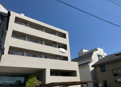 【構造・工法・仕様】 | メゾン・ド・ノア元横山 | ＳＲＣ造は強度や耐震性の面でもRC造と比べて優れています。そのため、10階建以上の高層または超高層マンションなどの建築にも多く採用されています。柱や梁などのサイズが小さくても高い耐震性を確保できます。