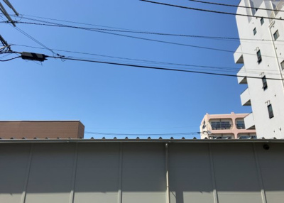 【展望】 | メゾン・ド・ノア元横山 | 眺望を気にして物件を探す場合、前面に建物が建っていないか現地で確認しましょう！前面に建物があると景色はもちろん、日当たりや風通しにも影響が出てきます。住んだ時のことを想像しながら現地見学をしましょう。