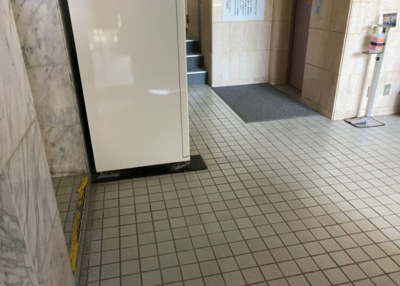 【内装】 | メゾン・ド・ノア元横山 | 共有部分は、住民なら誰もが使える設備のこと。例えば駐車場やエレベーター、インターネット設備、セキュリティ設備などがあります。他にも、マンションの廊下・外部階段やエントランス・ゴミ置き場などがあります。