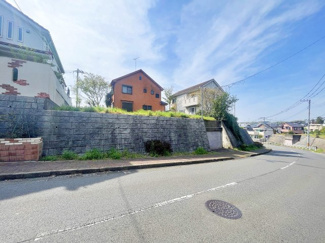 【前面道路含む現地写真】