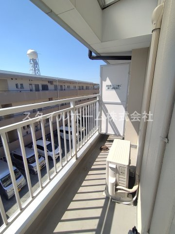 ウイングコートLIVELYのバルコニー