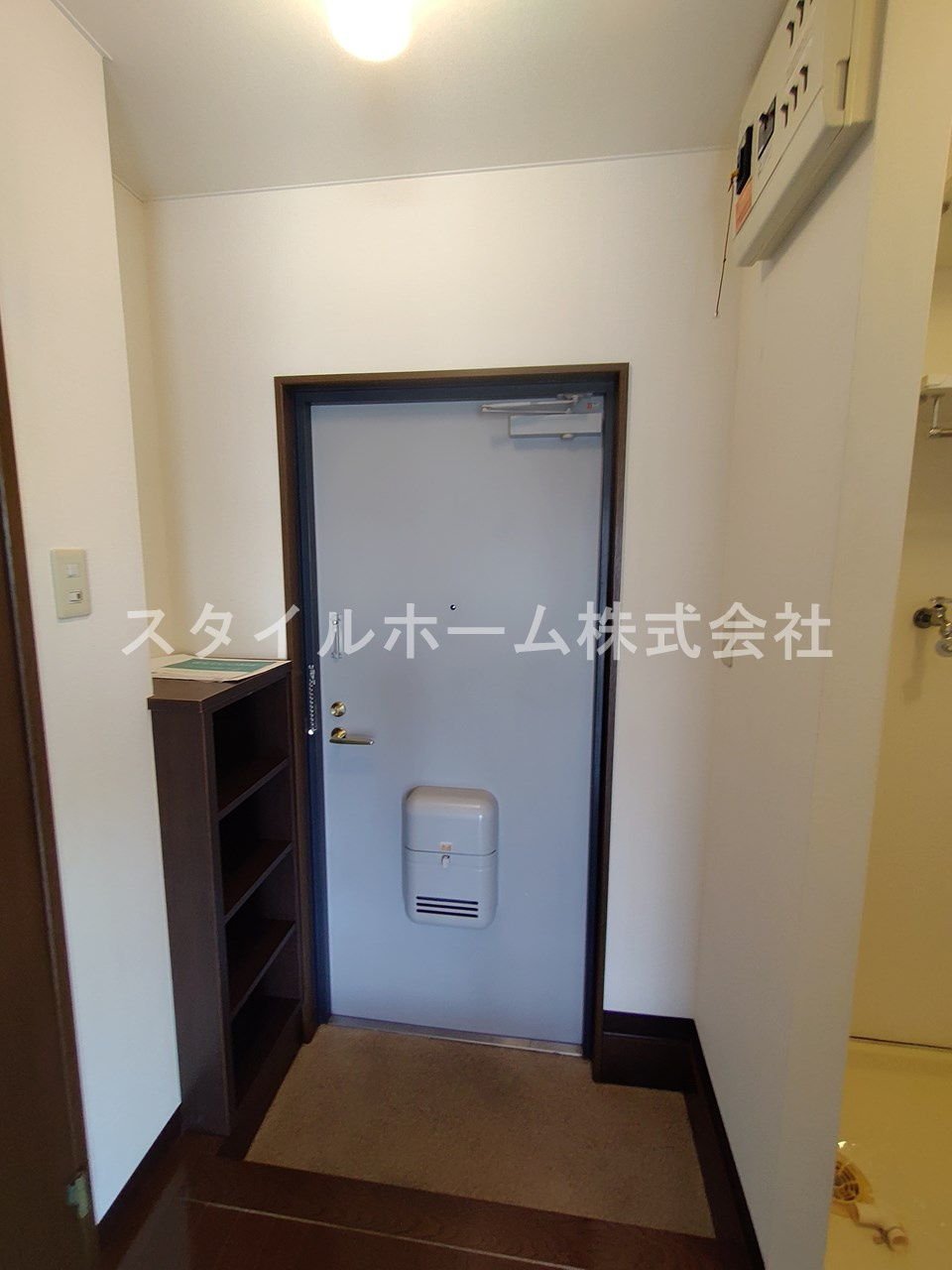 ウイングコートLIVELYの玄関