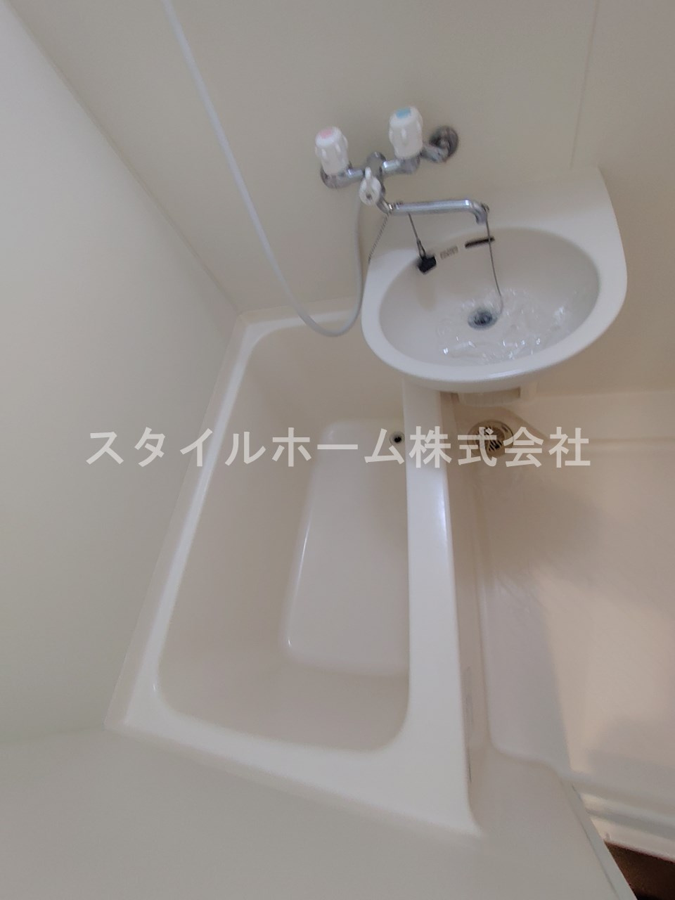 ウイングコートLIVELYの浴室