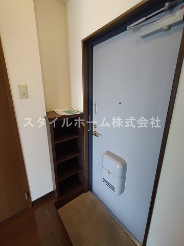 ウイングコートLIVELYの玄関