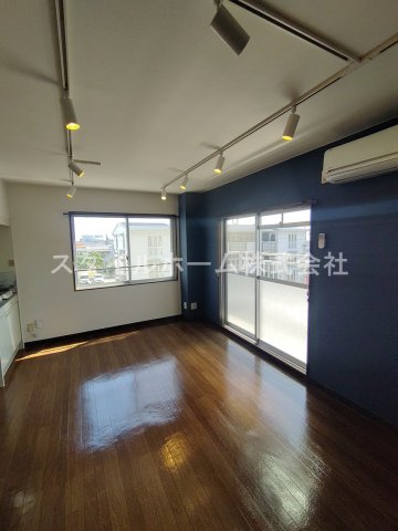 ウイングコートLIVELYの居間・リビング