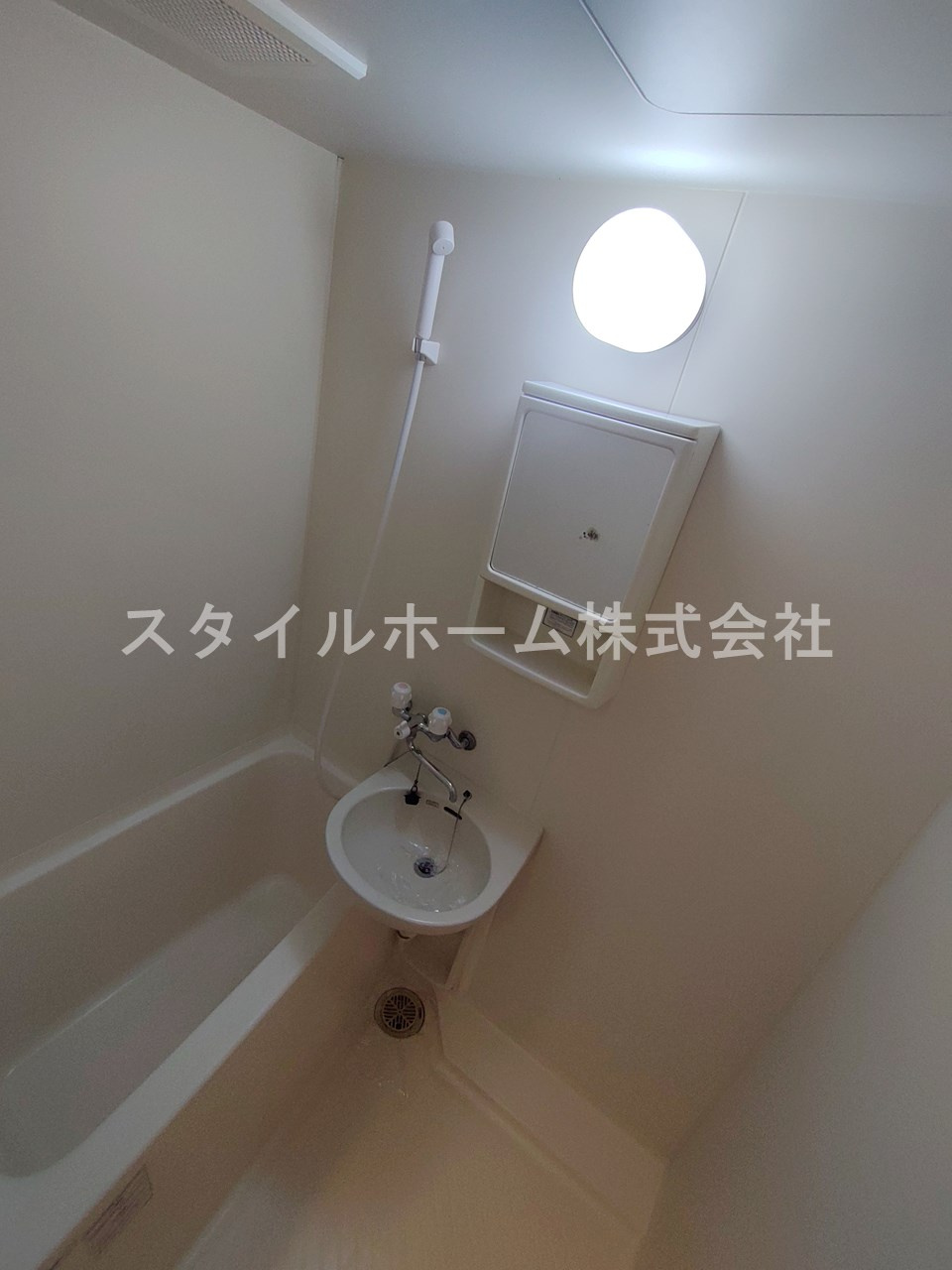 ウイングコートLIVELYの浴室