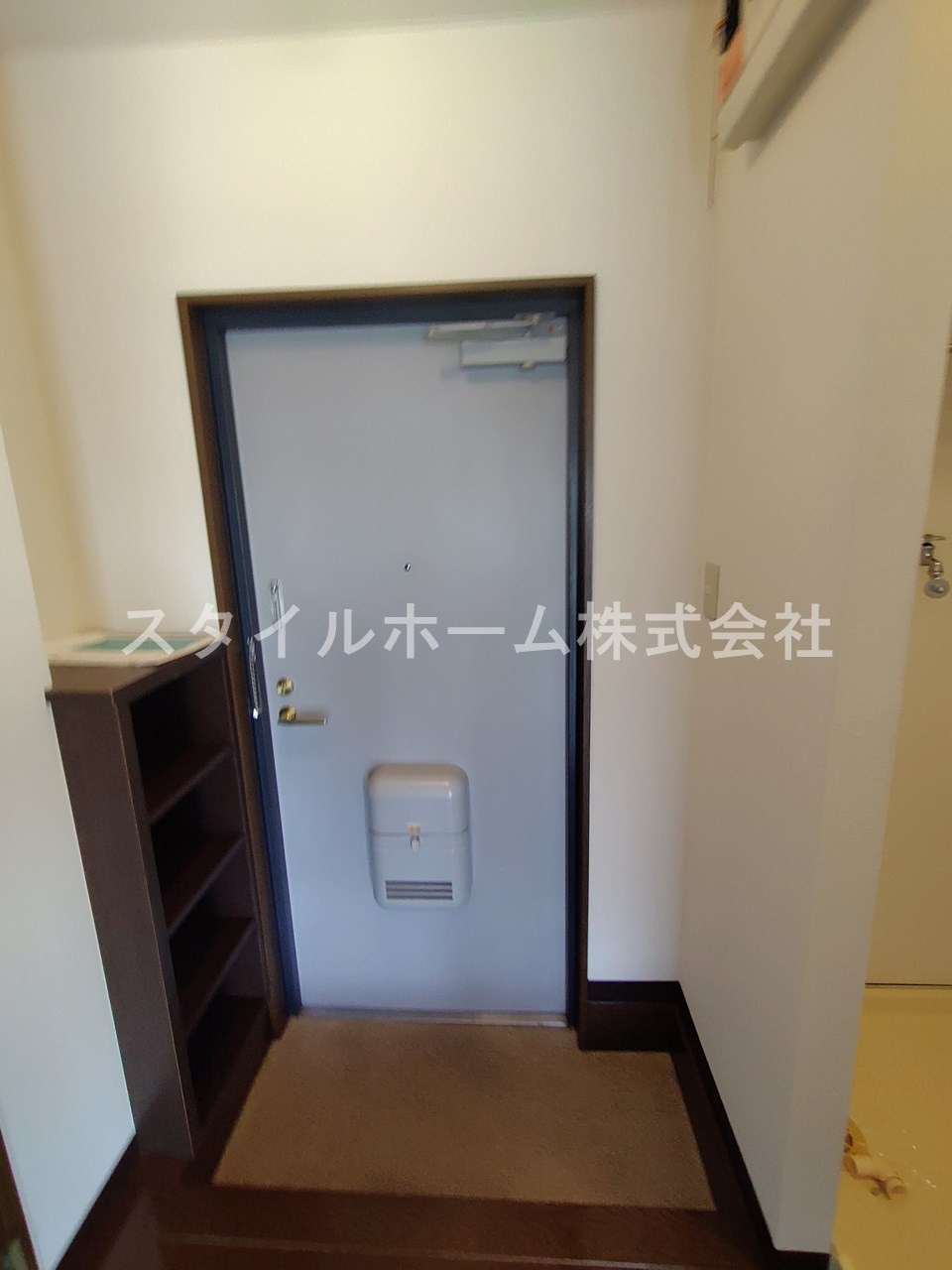 ウイングコートLIVELYの玄関