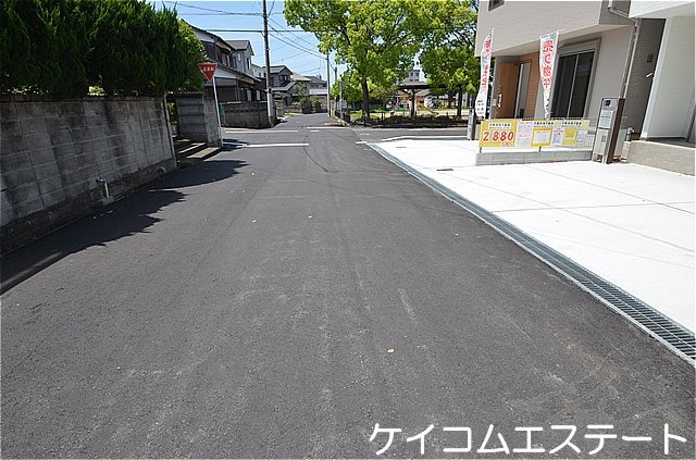 nest 引野3丁目　分譲住宅　の前面道路含む現地写真