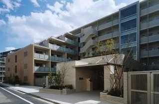 【外観】 | プレミアコンフォート西荻窪 | 鉄筋コンクリート造のがっちりとした造り。