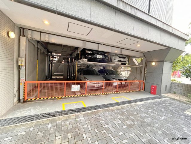 ICUBE阿波座　仲介手数料無料の駐車場