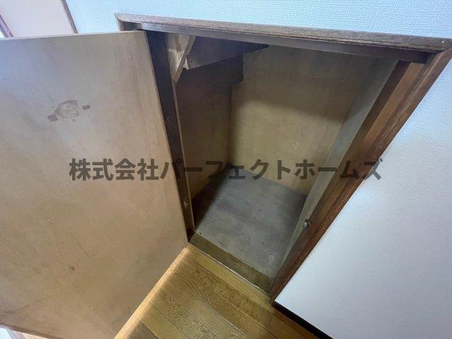 桜丘町戸建　賃貸の収納|小物を収納するのに便利です