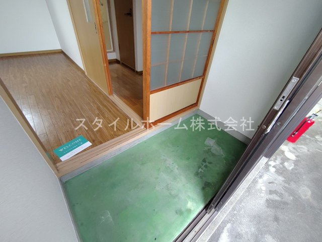 すみれ荘の玄関