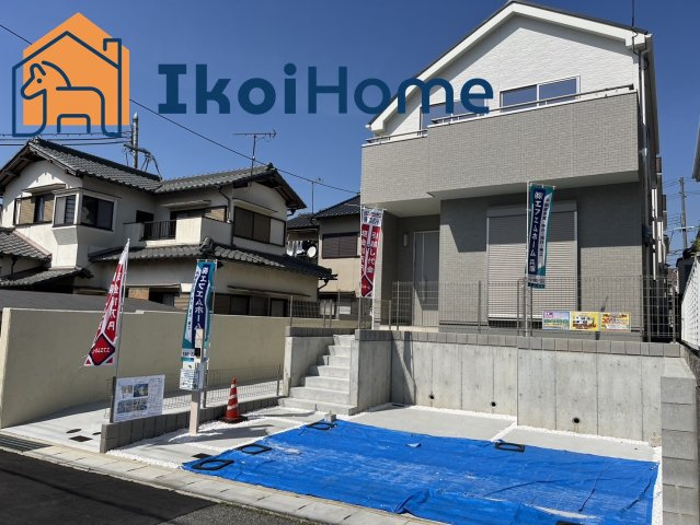 神戸市西区竜が岡Ⅱ　D号棟　新築戸建の駐車場|弊社独自で毎月５組限定「人気オプション３点パック」カーポート・バルコニー・ウッドデッキを１万円で取付