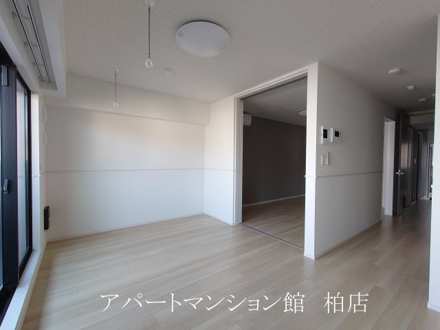 サードコートの居間・リビング