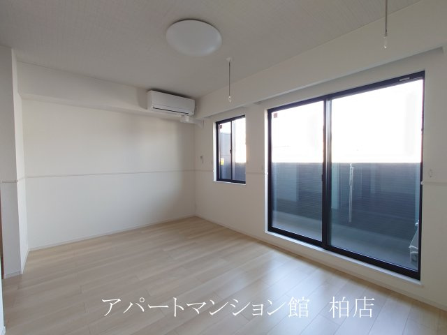 サードコートの居間・リビング