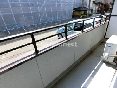 【バルコニー】 | ファミリーマンション泉中央 | 晴れた日には洗濯物もたくさん干せます。